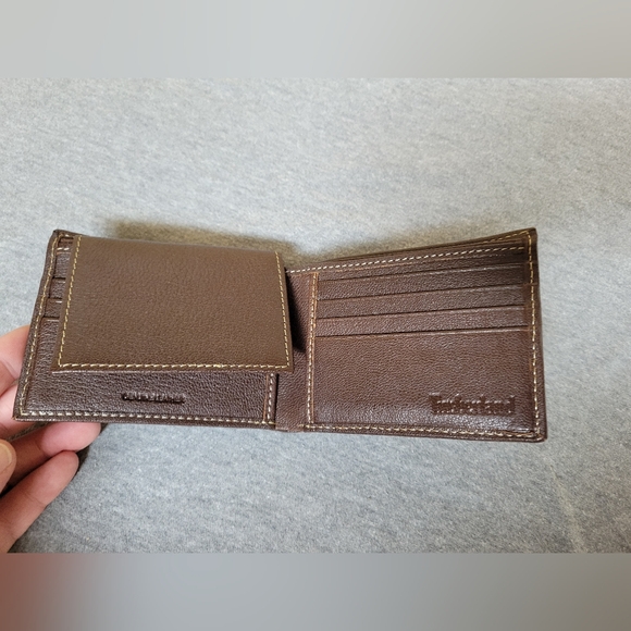 Men's Timberland Leather Wallet - Picture 2 of 6